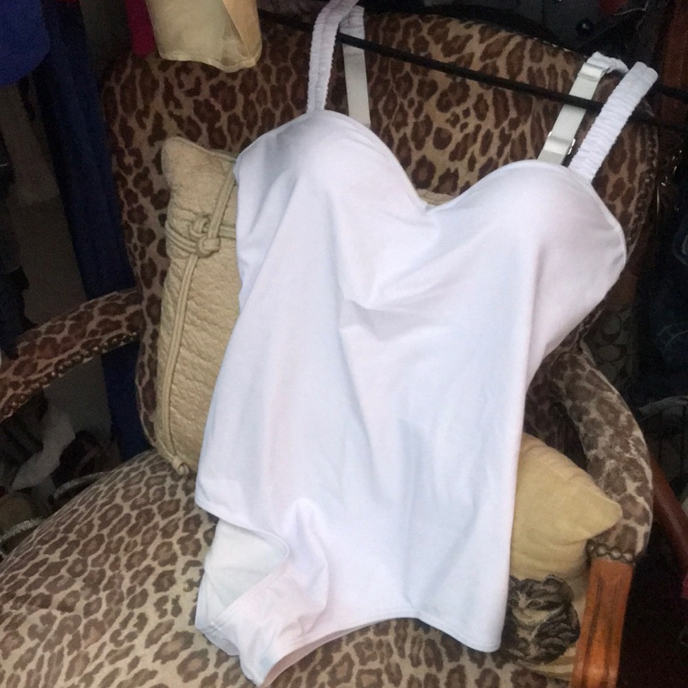 Swimsuits - Picture 2 of 5